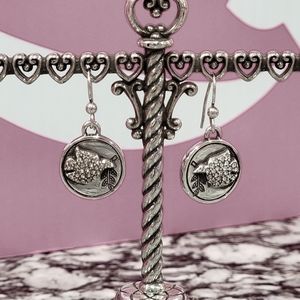 EXQUISITE RARE RETIRED BRIGHTON CRYSTAL DOVE TOKEN FRENCH WIRE EARRINGS NWOT